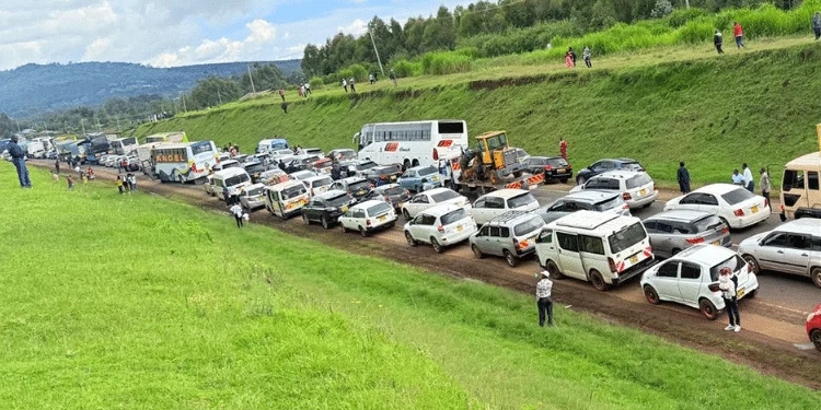 Ruto says Nairobi–Nakuru highway traffic jams will soon be history