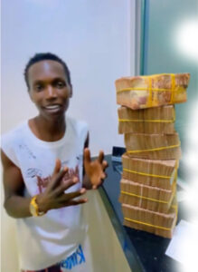 Kenyan Prince Flaunts money