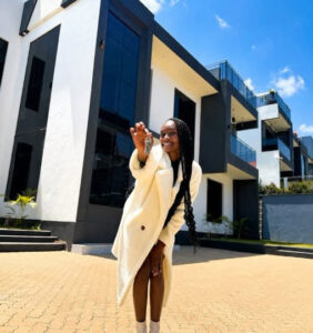 Sheryl Gabriella flaunted keys to her new house