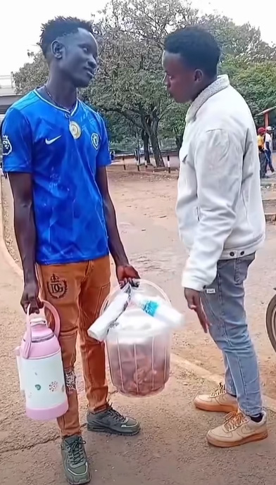 Man Filmed 'Harassing a Burundian Kahawa Hustler' After Ruto Ordered Tougher Crackdown on Illegal Immigrants in Kenya Man Filmed 'Harassing a Burundian Kahawa Hustler' After Ruto Ordered Tougher Crackdown on Illegal Immigrants in Kenya