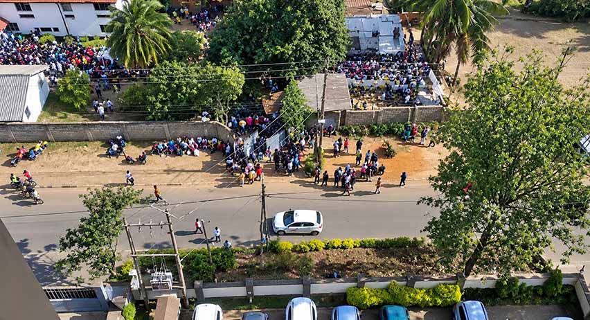 {VIDEO}Thousands of Burundians Queue at Their Nairobi Embassy for Free Travel Documents Thousands of Burundians Queue at Their Nairobi Embassy for Free Travel Documents